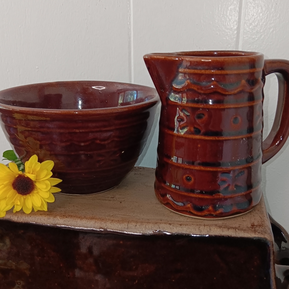 Vintage Mar-crest Monmouth Pottery Daisy And Dot Creamer And Bowl